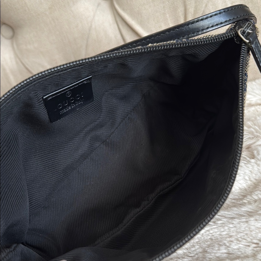 Authentic Gucci Boat Pouchette - Picture 8 of 8